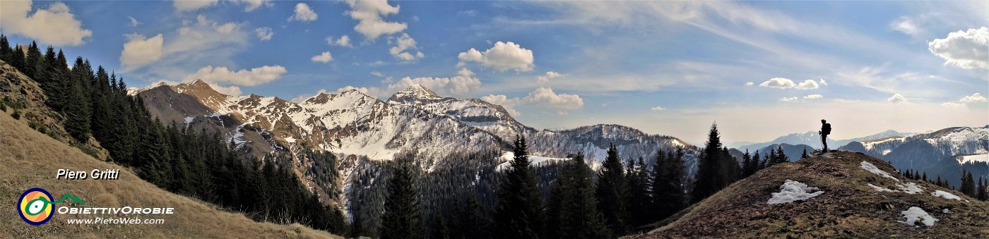 28 Sul sent. 124, con vista verso il Monte Cavallo.jpg